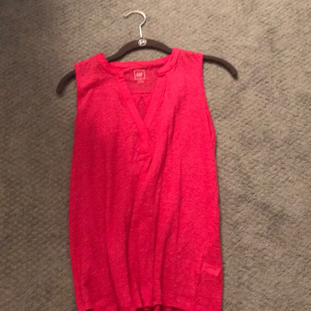 V-neck tank top